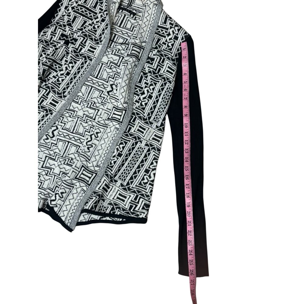 Potter’s Pot Black and White Geometric Cardigan Size Large - Picture 5 of 10